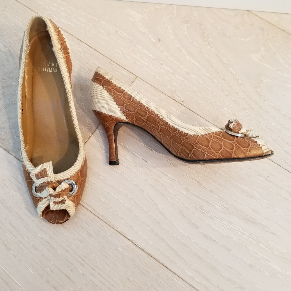 Stuart Weitzman peep toe alligator pumps (size 7)